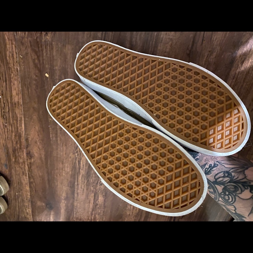 Vans - Picture 2 of 2